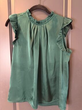 Evereve Emerald Green Ruffled Sleeveless Camisole